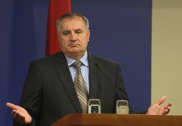 Premijer RS-a Višković preporučuje FBiH i kantonima da i oni formiraju rezervni sastav policije