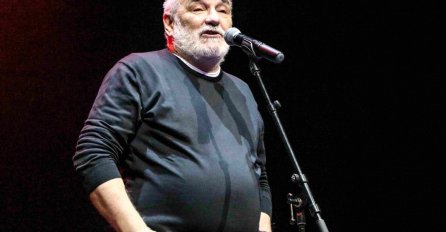 NA PRAGU JE SEDME DECENIJE: Supruga ĐORĐA BALAŠEVIĆA pozirala u uskoj haljini, NIKO NE MOŽE VJEROVATI DA OVAKO IZGLEDA!