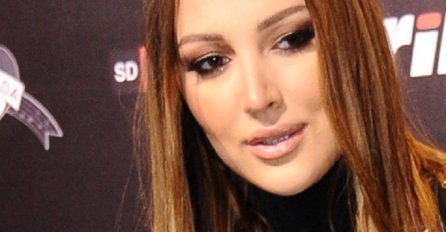 ALEKSANDRA SE PORODILA PRIJE DVA MJESECA, A SADA JE IZGLEDOM OSTAVILA BEZ TEKSTA: Niko ovo nije očekivao (FOTO)