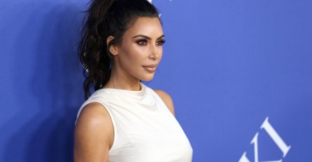 Kim Kardašijan u zatvoru: Pozirala sa zatvorenicima, društvene mreže "gore" od komentara!