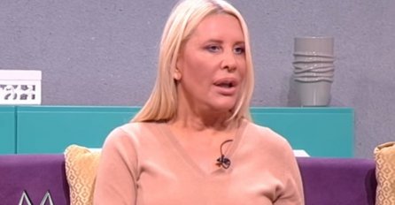 VERICA RAKOČEVIĆ UREDILA KUĆU, OKITILA JELKU PA SLIKALA ZA INSTAGRAM: Svi gledaju u njenu bijelu kuhinju (FOTO)