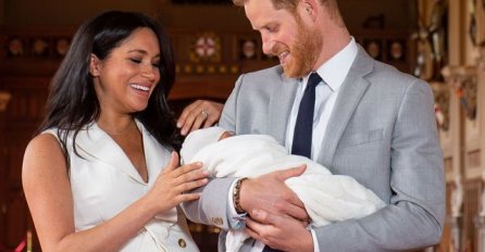 MEGHAN PAKUJE KOFERE I SA SINOM NAPUŠTA DVOR, KRALJICA PRIŠLA HARRYJU I REKLA MU JEDNU STVAR: Njen zahtjev je uzdrmao CIJELU BRITANIJU, KAKVA JE OVO BAKA?!