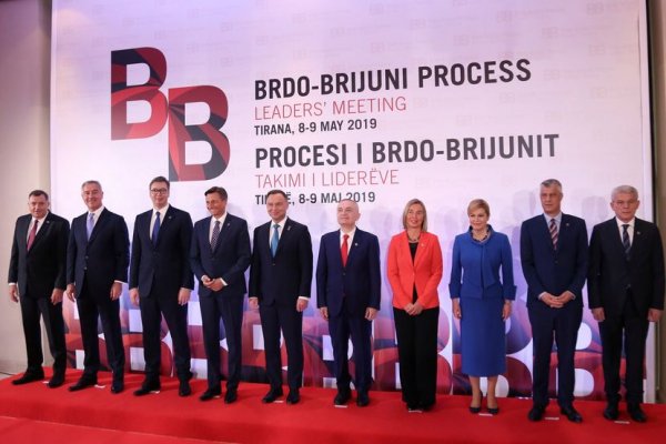 aleksandar-vucic-hasim-taci-1-830x0