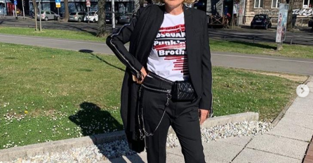 LEPA BRENA ZAPALILA DRUŠTVENE MREŽE SLIKOM IZ AUTOBUSA: Napravila selfie u gradskom prevozu, ZBOG OVOG DETALJA MREŽE SE USIJALE!