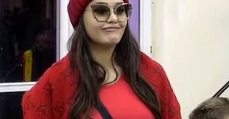 ANA VIŠE NEMA KUD: Voditelj je upitao da li je trudna, njen odgovor JE SVE ŠOKIRAO! (VIDEO)