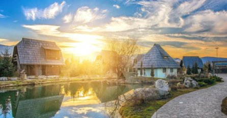 Romantično opuštanje za dvoje u Etno selu Čardaci!