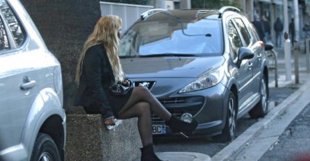 DJEVOJKA JE IZ OČAJA POČELA PRODAVATI SVOJE TIJELO: Kada je vidjela svoju novu MUŠTERIJU,  svijet joj se srušio