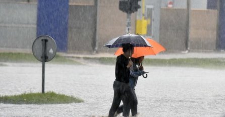 METEOROLOZI SE HITNO OGLASILI ZBOG NEVREMENA: U narednih 12 sati past će velika količina kiše u Srbiji! NEK SE SKLANJA KO MOŽE