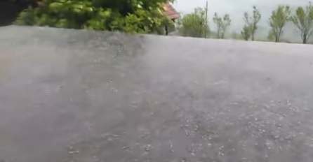 NEVRIJEME POHARALO GRAD U REGIONU: Padala jaka tuča, stradali usjevi