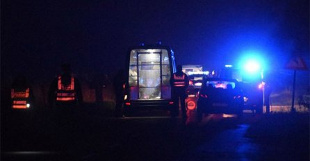 TEŠKA NESREĆA: POVRIJEĐENE TRI OSOBE, SAOBRAĆAJ USPOREN