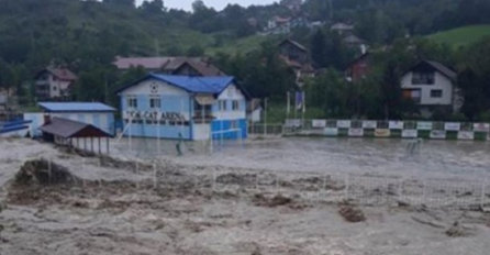 CRNO NEBO IZNAD OVOG BH. GRADA, VEČERAS IH OČEKUJE POTOP: Izdato je upozorenje, OBAVEZNO URADITE OVO!