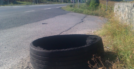 HOROR: Otpala guma autobusu punom djece na putu, odletjela je u brdo 