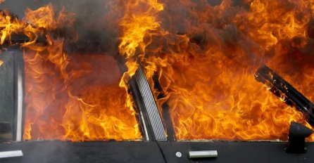 ČULI SMO MAJKU KAKO VRIŠTI: Djevojčica živa izgorjela u tatinom autu! Pronašla šibice, pa se zapalila, JOŠ JEDNA TRAGEDIJA POTRESLA SVE