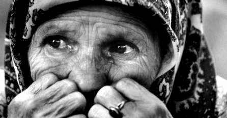 U svojoj djeci, sine, prepoznaćeš moje ruke i oči! Biće kasno! PISMO MAJKE NA SAMRTI RASPLAKALO SVE