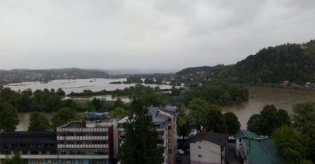 U Novom Gradu proglašeno vanredno stanje, vodostaj Une 511 centimetara