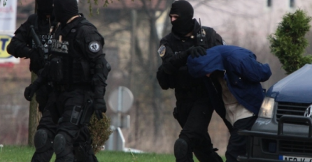 Uhapšene dvije osobe zbog krijumčarenja migranata