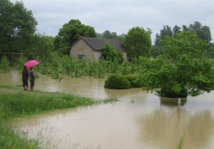 Sava u porastu, poplavljeno 50 kuća u Srpcu