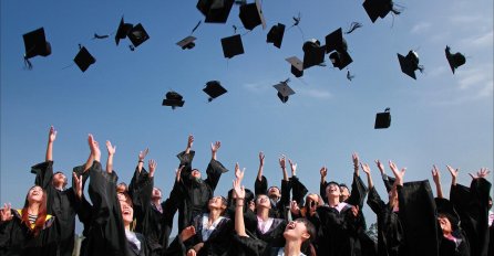 MNOGI ZAVRŠE FAKULTETE, A I DALJE SU NEPISMENI: Ovo je 10 neoprostivih gramatičkih i pravopisnih grešaka, NE DOZVOLITE DA VAM SE SMIJU!