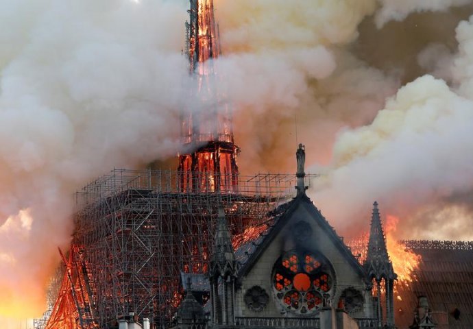 Većina obećanog novca za katedralu Notre Dame nije uplaćena