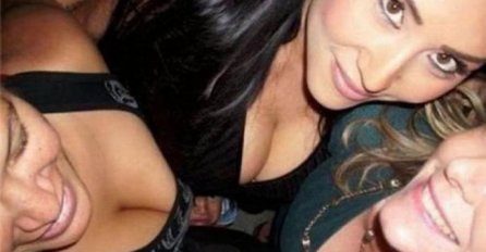 SLIKALE SU SVOJE BUJNE GRUDI, ALI JEDAN DETALJ ZGROZIO SVIJET: Pžljivo pogledajte sliku!