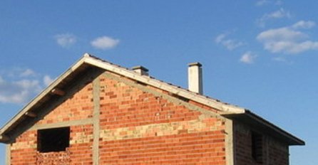 "Skoro sam doselio u kuću i fali mi fasada..."