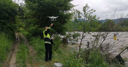 U POTRAGU ZA DJEČAKOM (6) UKLJUČENI I DRONOVI: Nabujali potok ga je odnio prije dva dana, a sada su se pojavile STRAŠNE SUMNJE (FOTO)
