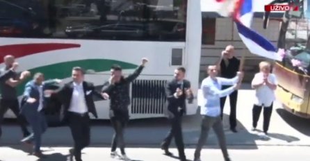 NAJČUDNIJA SVADBA U SRBIJI IKAD, VJENČALI SE U KRAGUJEVCU: A čekajte da im vidite GOSTE! (FOTO)