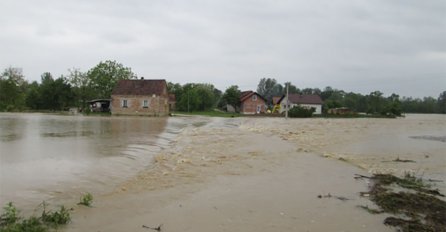 SUTRA NAS ČEKA NOVA PROMJENA VREMENA, STIGLO NOVO UPOZORENJE METEOROLOGA: Čeka nas jako nevrijeme!