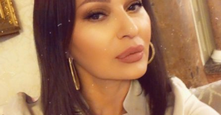 ZINUT ĆETE KAD VIDITE KAKO JE CECA  IZGLEDALA NA MATURI: Na njoj roza haljina, a pogledajte FRIZURU!