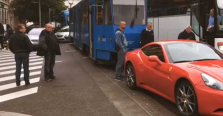 RAZLOG ĆE VAS NASMIJATU DO BESVJESTI: 'FERRARI' BLOKIRAO SAOBRAĆAJ U CENTRU ZAGREBA
