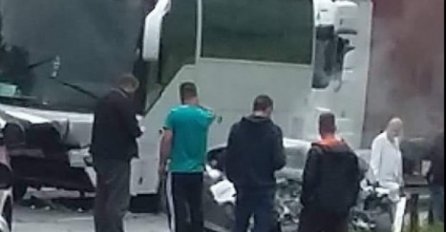 TEŠKA SAOBRAĆAJNA NESREĆA NA PUTU MOSTAR-JABLANICA: Sudar autobusa i automobila, POGINULA JEDNA OSOBA!
