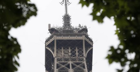  Uhapšen penjač na Eiffelov toranj