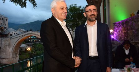 IFTAR PRIJATELJSTVA U MOSTARU OKUPIO POSTAČE IZ BIH I TURSKE: Prisustvovao i gradonačelnik Ljubo Bešlić