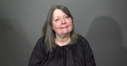 MAJKA JE ŽELJELA DA PROMIJENI IZGLED ZA SINOVO VJENČANJE: Ostala je u ŠOKU kad je vidjela šta je FRIZER napravio od nje! (VIDEO)