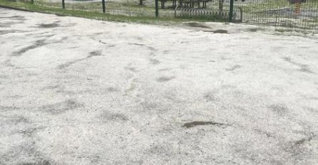 IZNENADA SE SRUČILO STRAŠNO NEVRIJEME, SVE SE ZABIJELILO: Pogledajte ove prizore! 