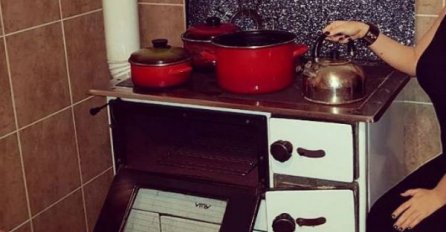 NJENE KOLEGICE SE HVALE LUKSUZOM I OGROMNIM KUĆAMA: Ova DOMAĆA PJEVAČICA ručak kuha na SMEDEREVCU, pogodite ko je ona! (FOTO)