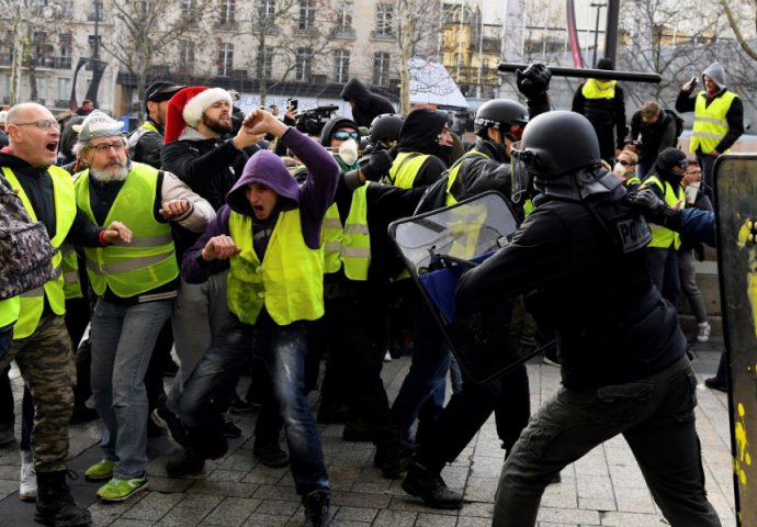 BRISEL: Na protestima "žutih prsluka" sukobi demonstranata i policije