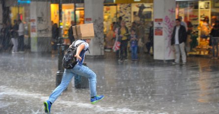 OPASNO UPOZORENJE METEOROLOGA ZA CIJELU ZEMLJU! STIŽU OBILINE KIŠE, OLUJA, HLADNOĆA, NE PIŠE NAM SE DOBRO: Evo koja su mjesta prva na udaru!