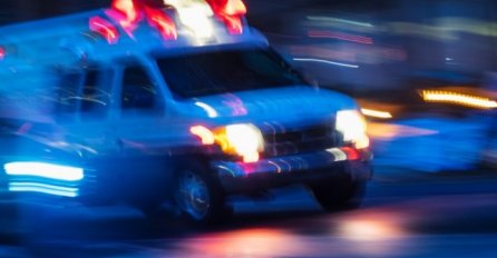 Pregažena žena na pješačkom prelazu: Ljekari joj se bore za život! NISU MOGLI DA JE IZVUKU ISPOD AUTOBUSA