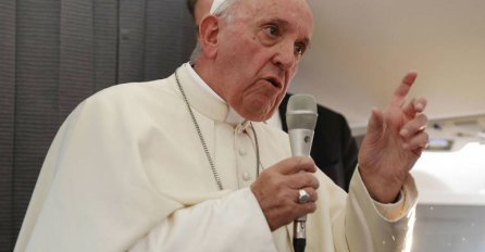 Papa Franjo: Pandemija je odgovor prirode