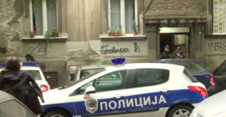 PORODIČNA TRAGEDIJA: U stanu pronađena mrtva žena, pored nje je ležao muž, a pored njega nož