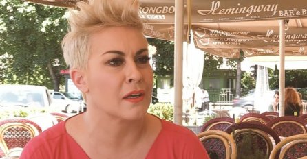 SVI SMO OBOŽAVALI INDIRU IZ GRUPE COLONIA: Više ne izgleda ovako, ima DUŽU KOSU,  a pogledajte joj lice 'KAO ZALEĐENO'