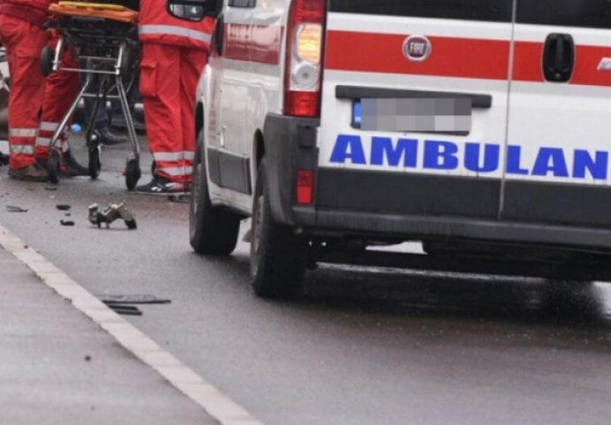 PUŠIO CIGARETU PA SE BACIO POD KAMION: Preminuo na licu mjesta, nije mu bilo spasa