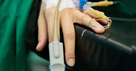 Broj mrtvih od trovanja alkoholom u Indiji narastao na 21