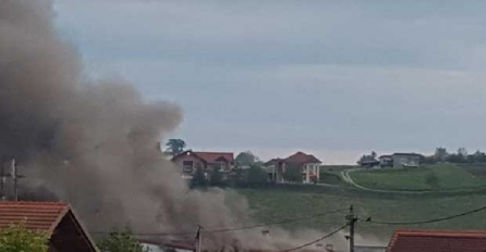 GORI IMIGRACIONI CENTAR 'MIRAL': Panika, vriska...Ima povrijeđenih migranata! Ljudi iskaču kroz prozor!