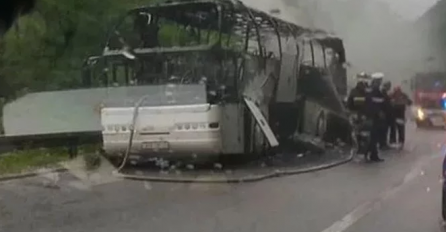 Autobus hrvatskih tablica potpuno izgorio kod Konjica