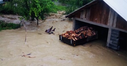 HAOS NA SJEVERU NAŠE ZEMLJE, BUJICE NOSILE SVE RED SOBOM: Poplavaljena domaćinstva, evo gdje je NAJKRITIČNIJE