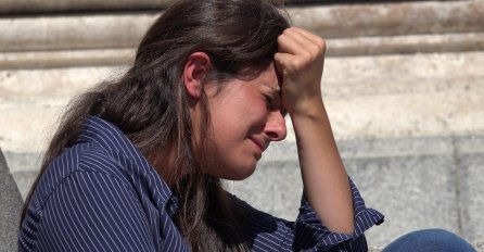 "U školi me svi zezaju jer sam siromašna.."