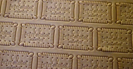 SVI ZNAMO ZA OVAJ KEKS, A DA LI ZNATE ZAŠTO BAŠ OVAKO IZGLEDA? Ima skriveno značenje, niko ne MOŽE VJEROVATI!