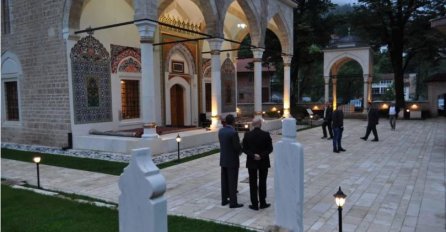 Bajram-namaz klanjan u obnovljenoj džamiji Aladža u Foči